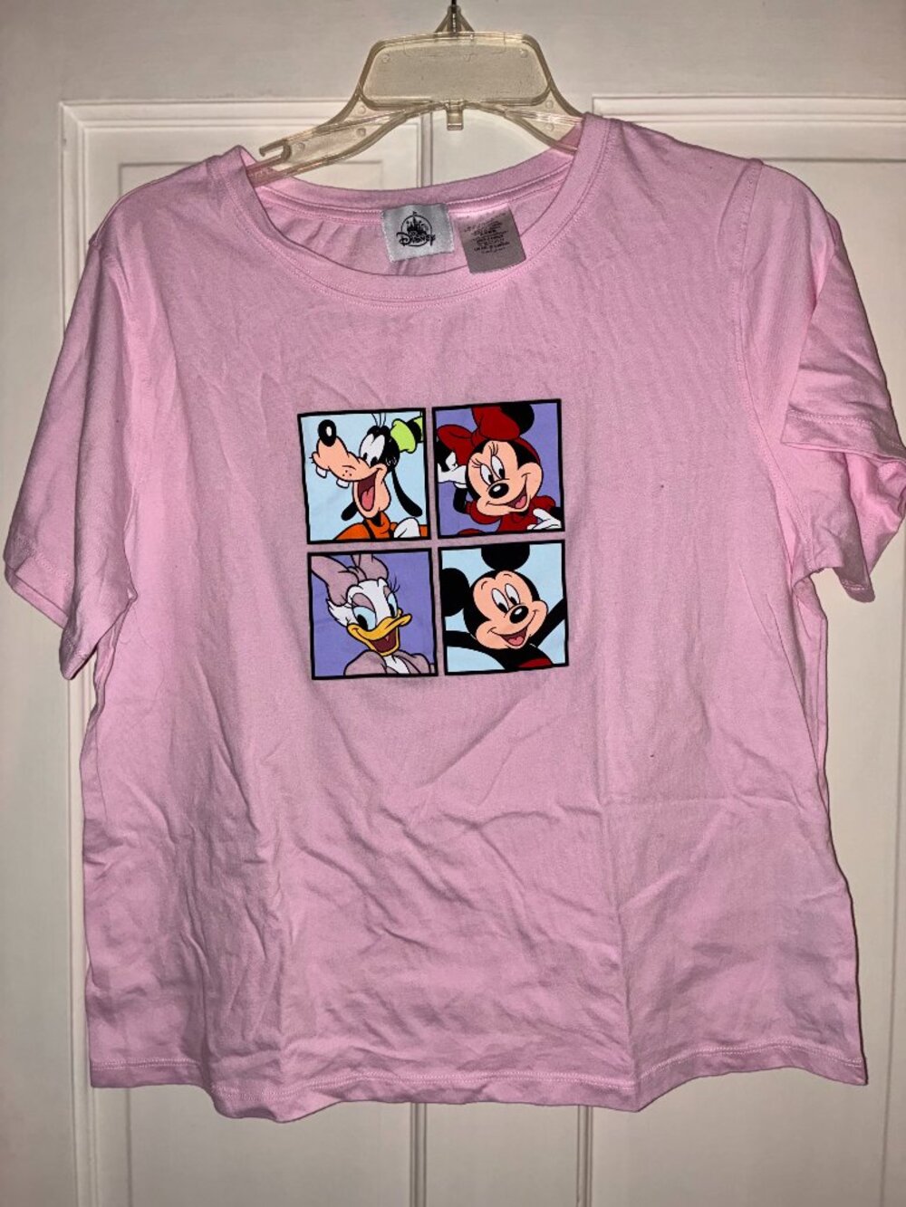 Disney Mickey Minnie Goofy Daisy Pink Graphic Tee Women’s M